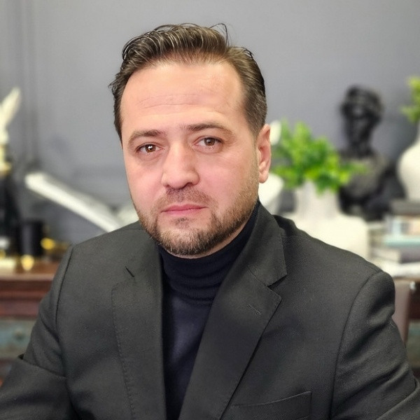 Broker Imobiliar Daniel Aioanei