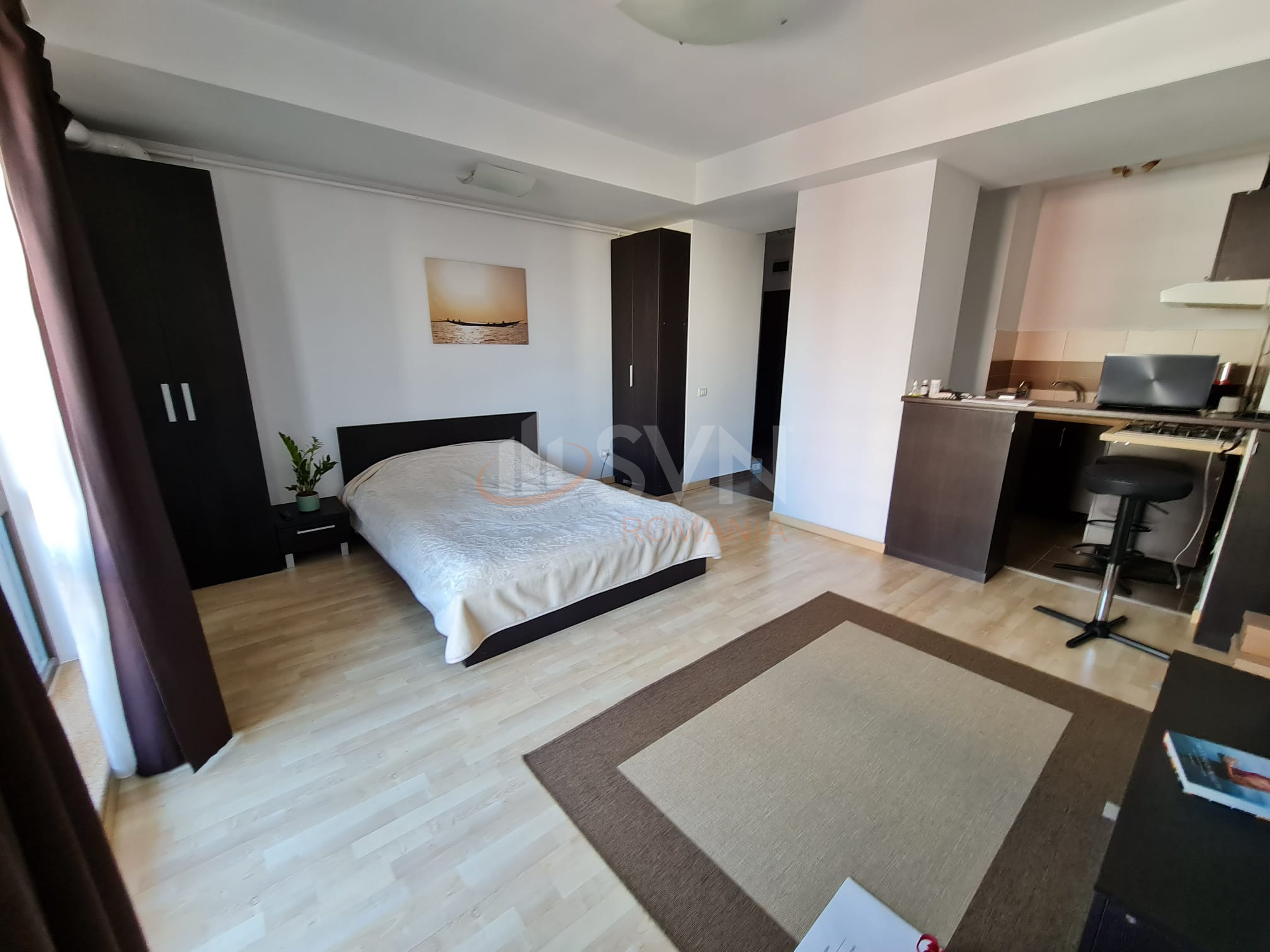 1 camera cu loc parcare exterior inclus Bucuresti/Jiului