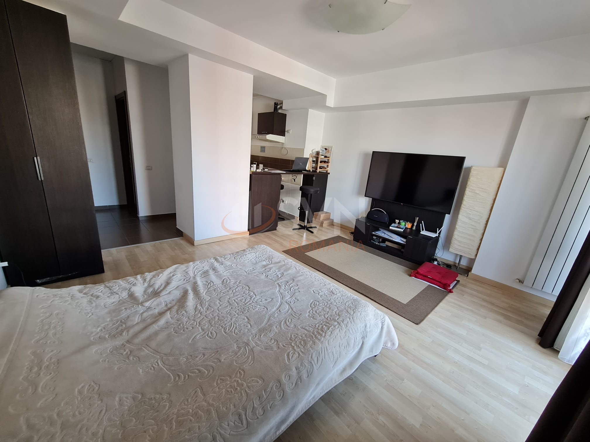 1 camera cu loc parcare exterior inclus Bucuresti/Jiului