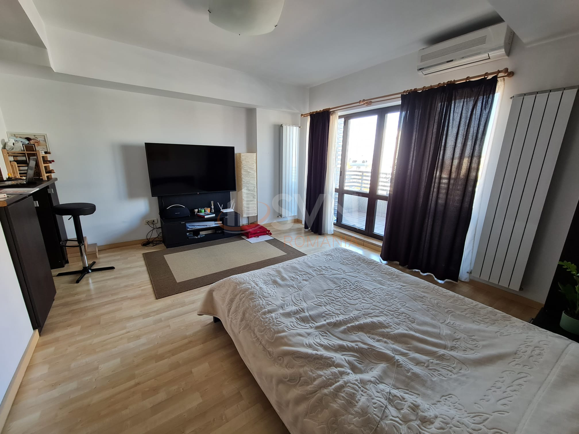 1 camera cu loc parcare exterior inclus Bucuresti/Jiului
