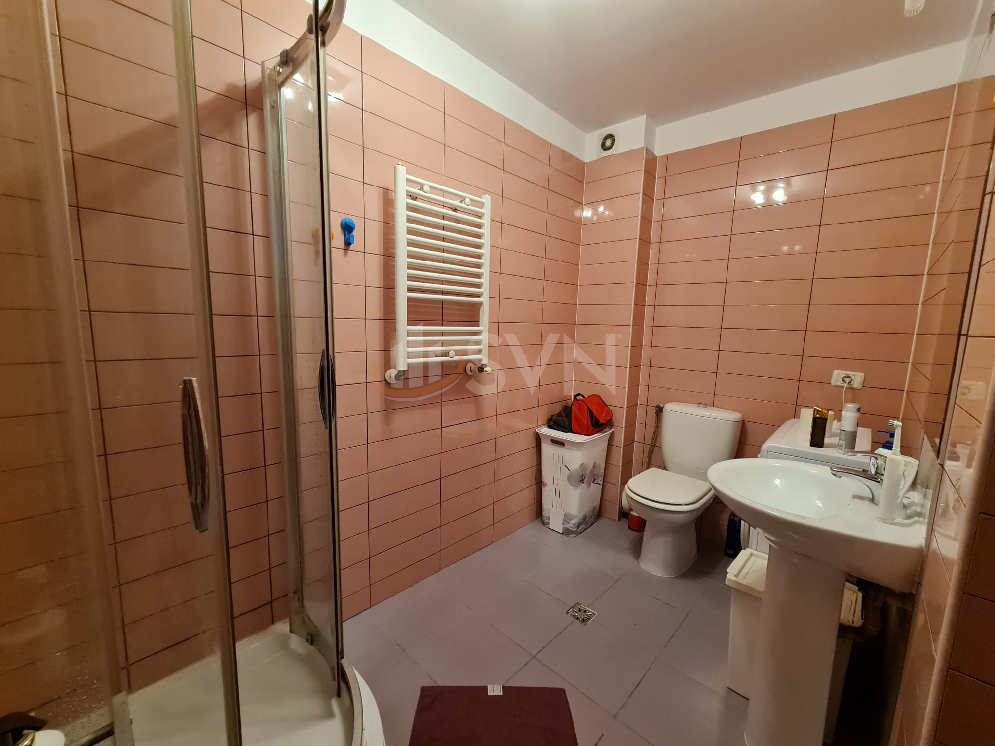 1 camera cu loc parcare exterior inclus Bucuresti/Jiului