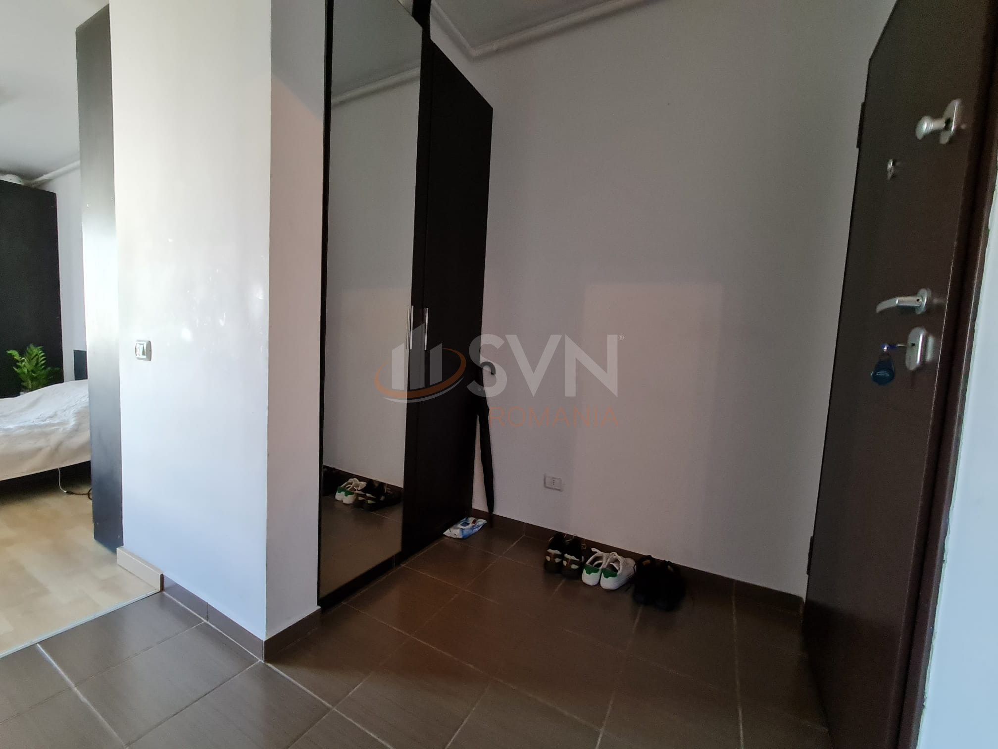1 camera cu loc parcare exterior inclus Bucuresti/Jiului