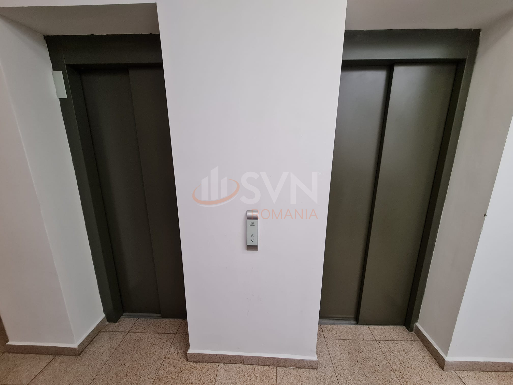 1 camera cu loc parcare exterior inclus Bucuresti/Jiului