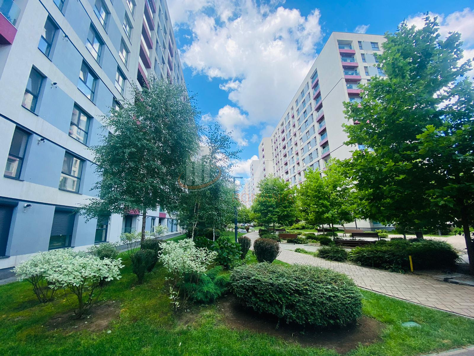 1 camera cu loc parcare exterior inclus Bucuresti/Lujerului