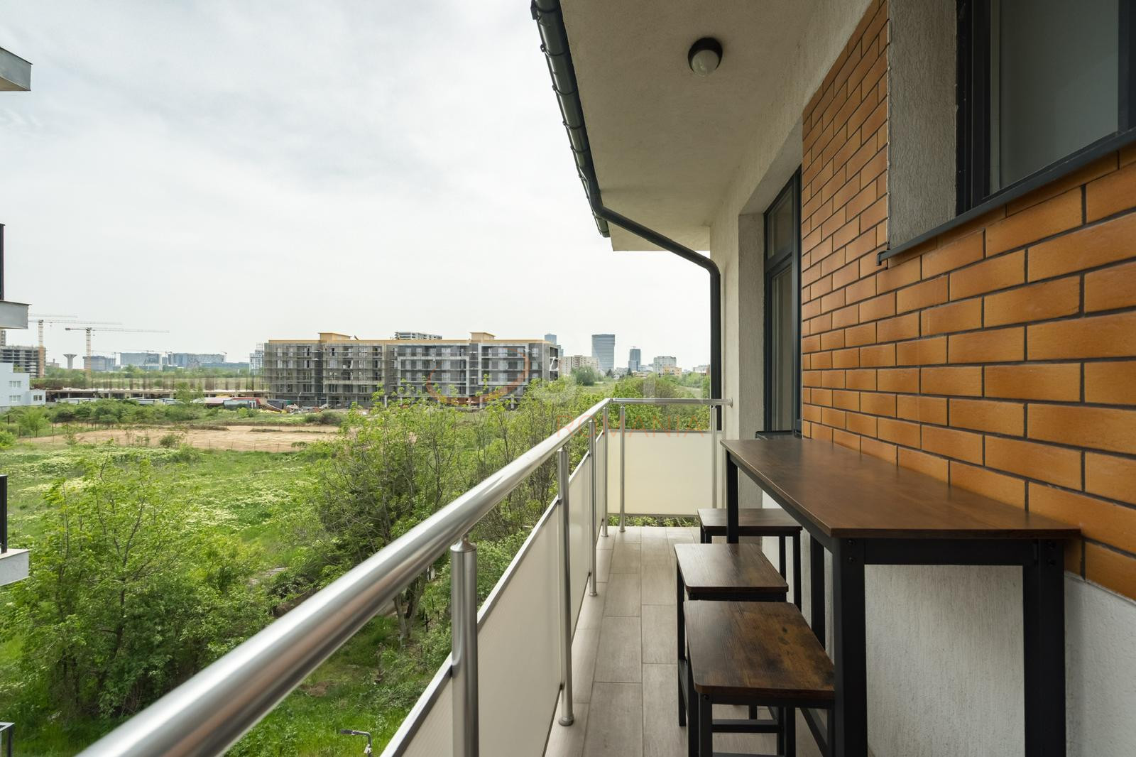 2 camere cu loc parcare exterior inclus Bucuresti/Baneasa