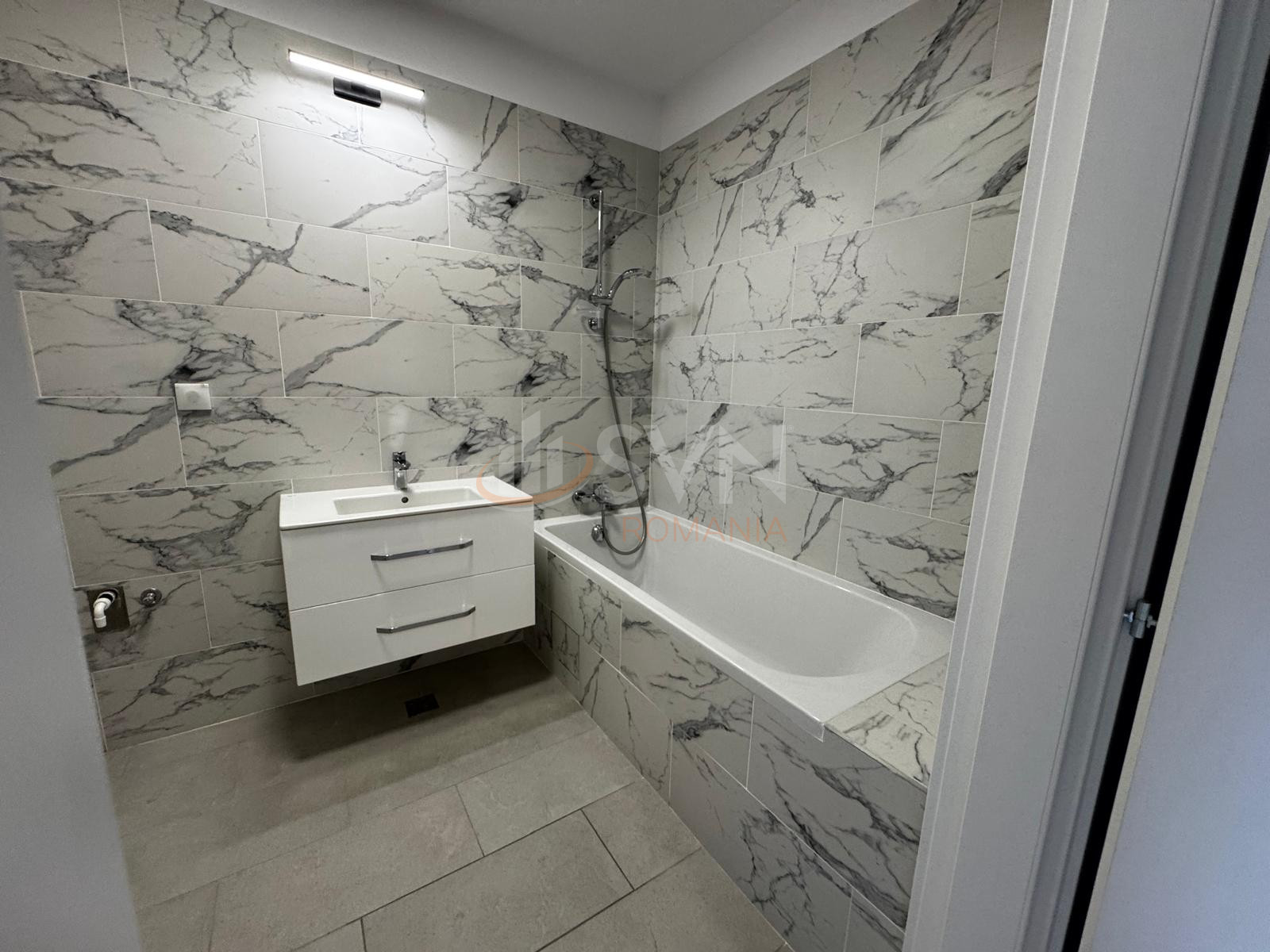 2 camere cu loc parcare exterior inclus Bucuresti/Baneasa