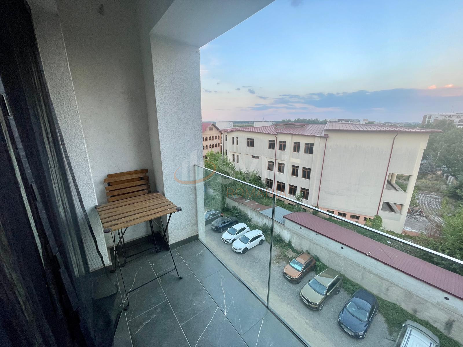 2 camere cu loc parcare exterior inclus Bucuresti/Sisesti