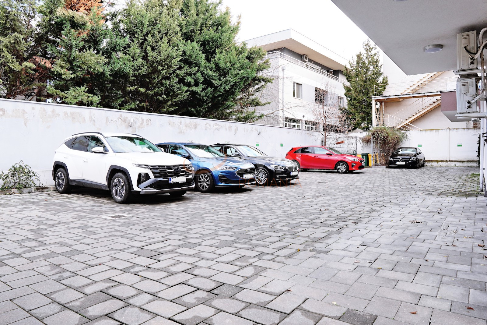 2 camere cu loc parcare exterior inclus Bucuresti/Sisesti