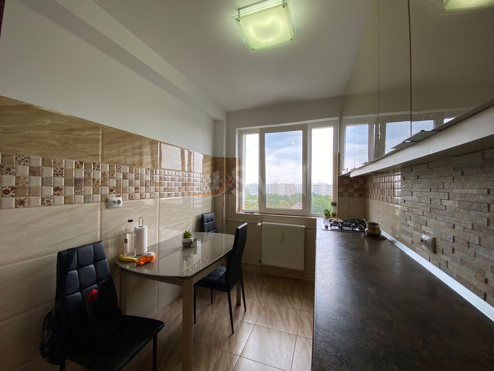 2 camere cu loc parcare exterior inclus Bucuresti/Titan