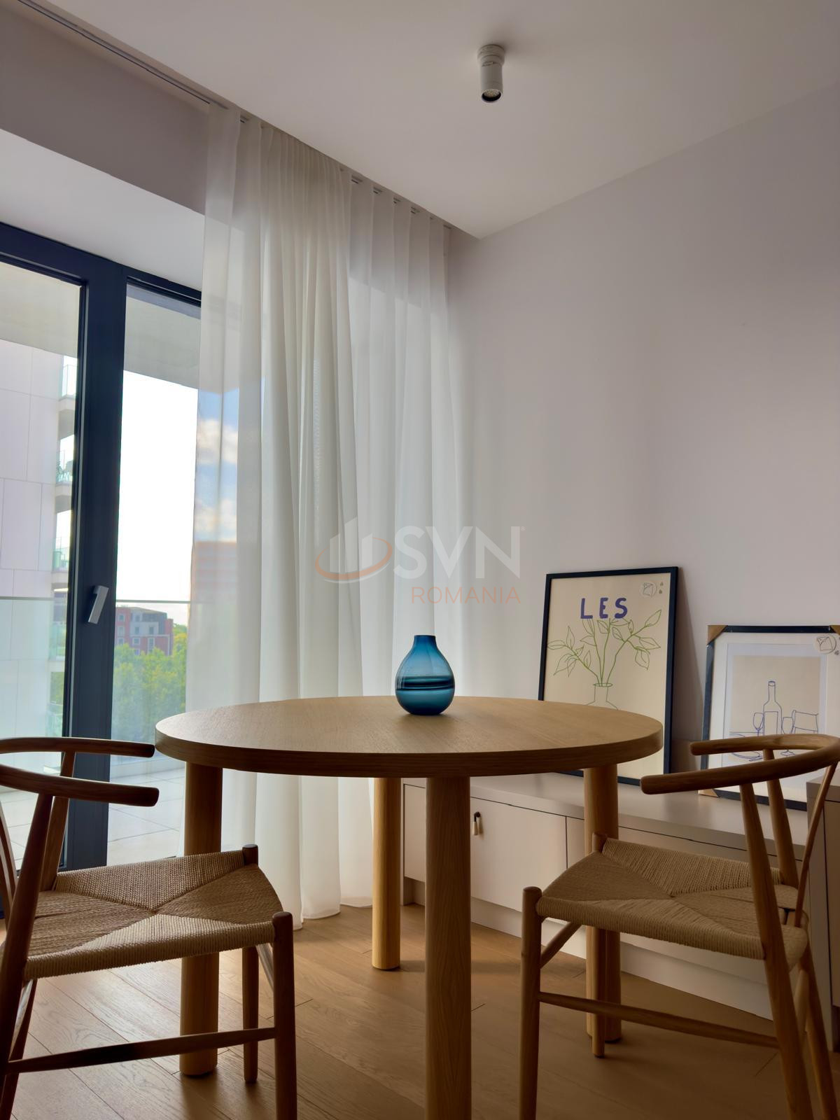 2 camere cu loc parcare exterior inclus Bucuresti/Herastrau