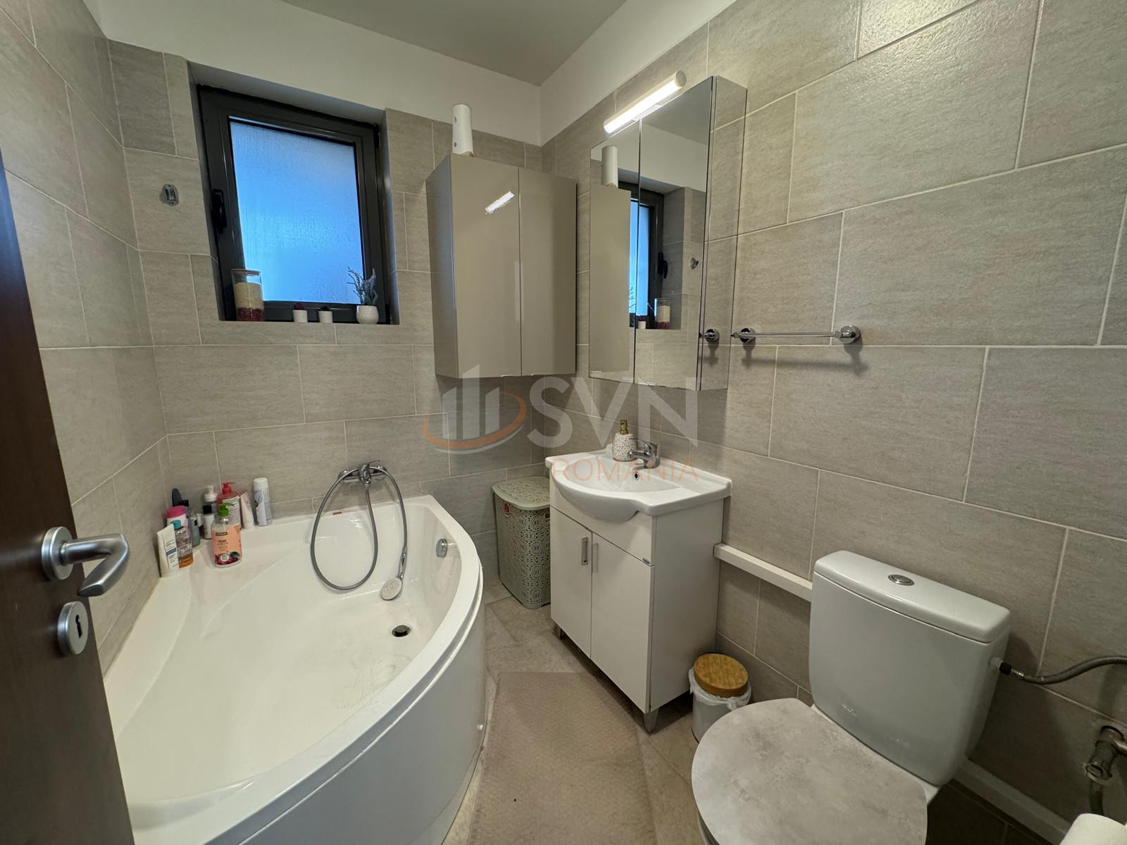 2 camere cu loc parcare exterior inclus Bucuresti/Pipera