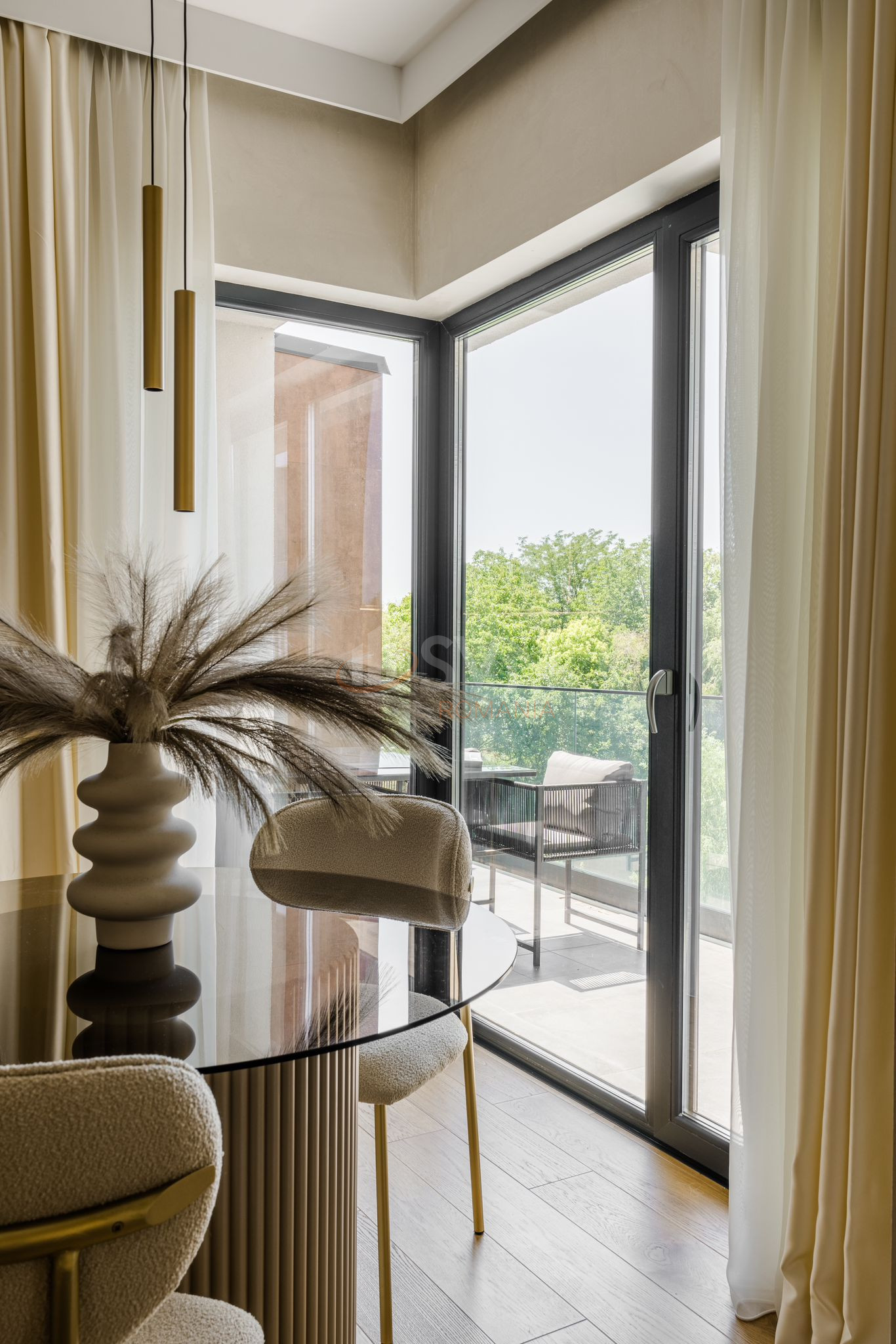 2 camere cu loc parcare exterior inclus Bucuresti/Aviatiei