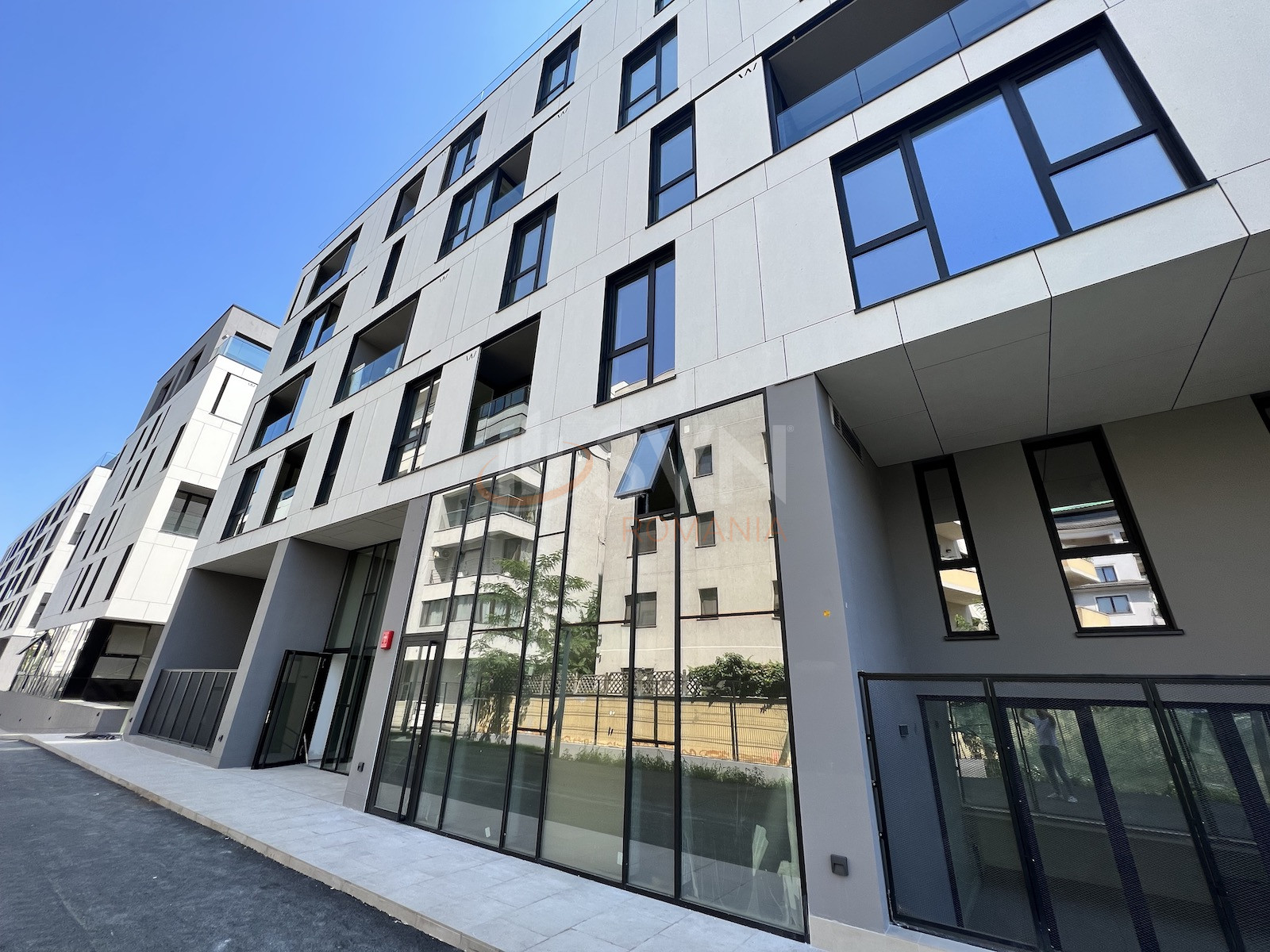 2 camere cu loc parcare subteran inclus Bucuresti/Herastrau