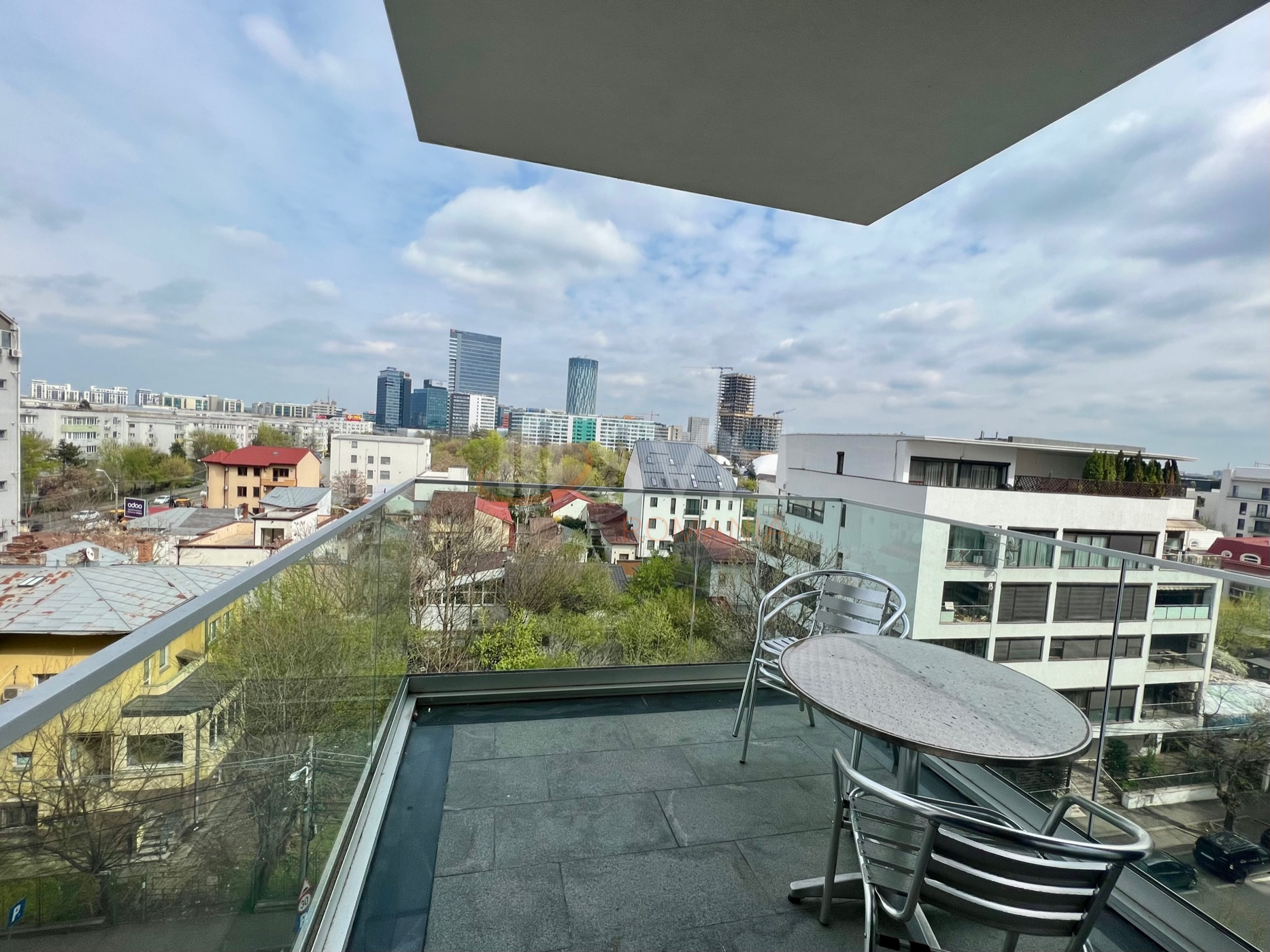2 camere cu loc parcare subteran inclus Bucuresti/Herastrau