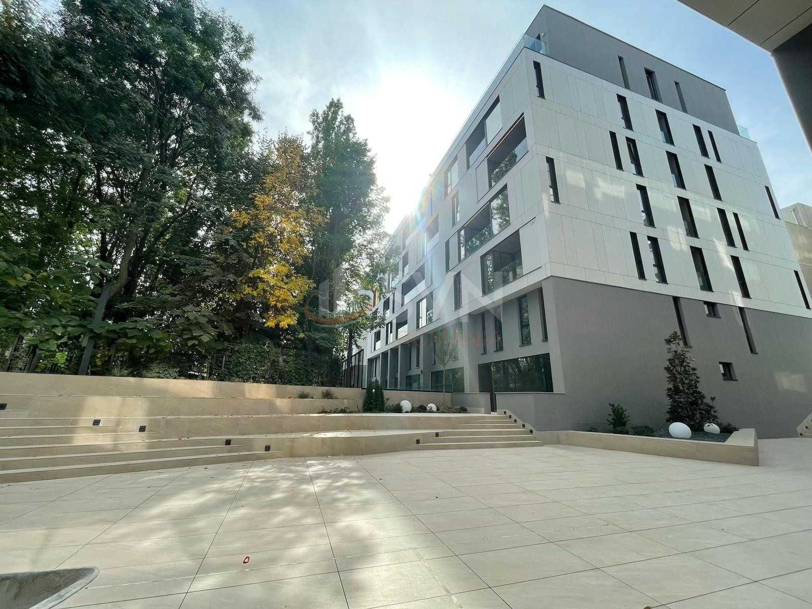 2 camere cu loc parcare subteran inclus Bucuresti/Herastrau