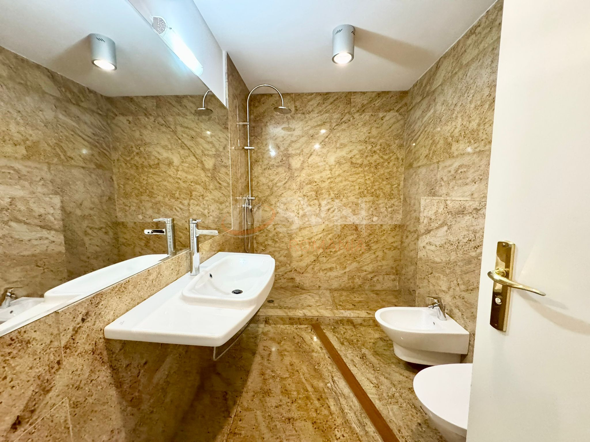 2 camere cu loc parcare subteran inclus Bucuresti/Cismigiu