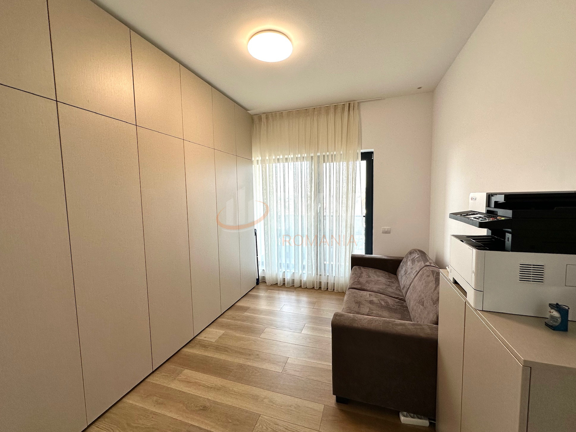 3 camere cu loc parcare exterior inclus Bucuresti/Pipera