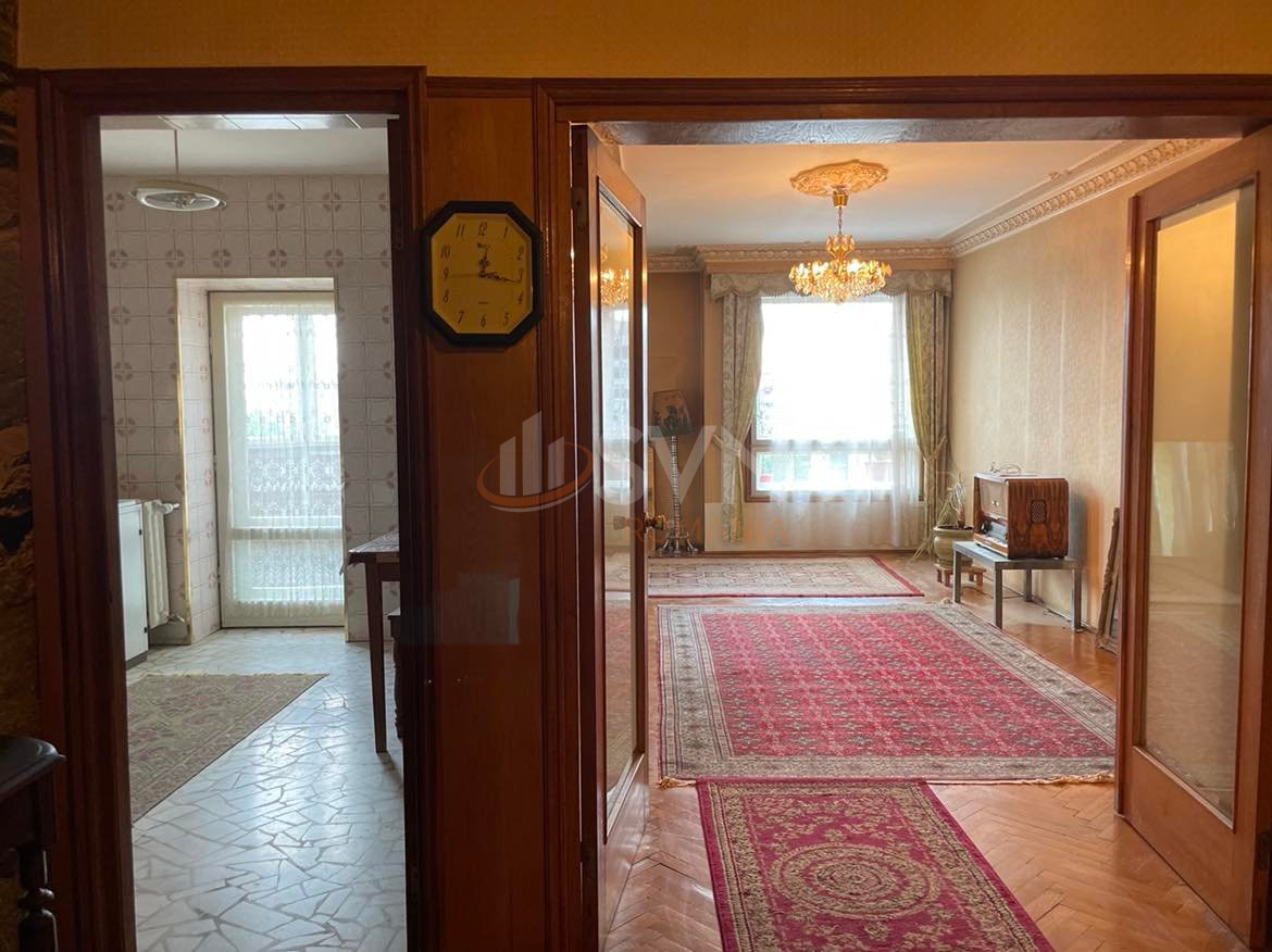 3 camere cu loc parcare exterior inclus Bucuresti/1 Mai