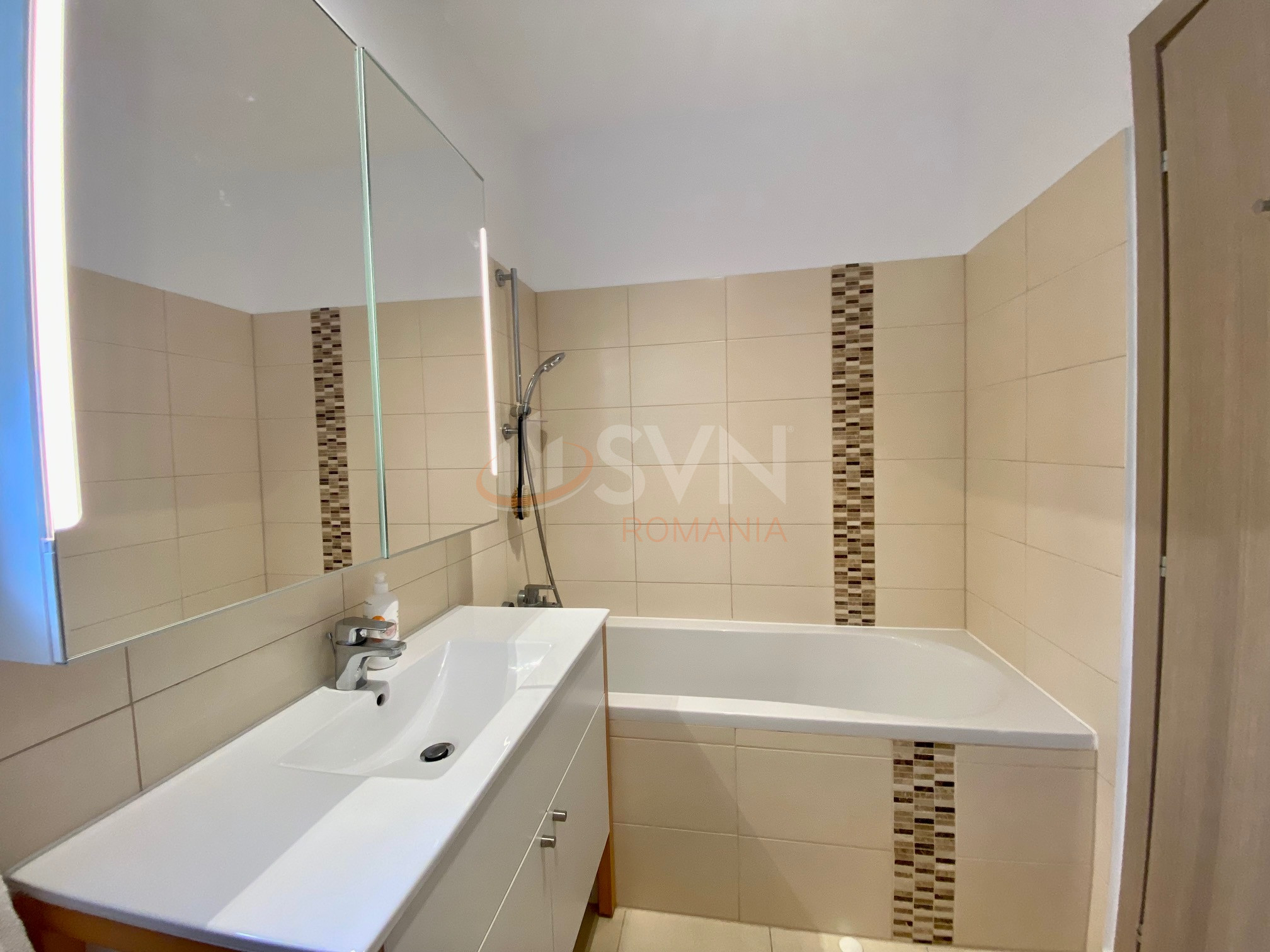 3 camere cu loc parcare exterior inclus Bucuresti/Pipera