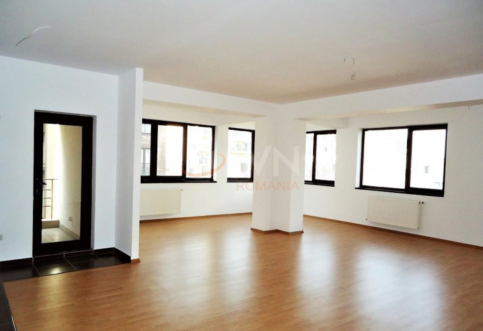 3 camere cu loc parcare exterior inclus Bucuresti/Herastrau