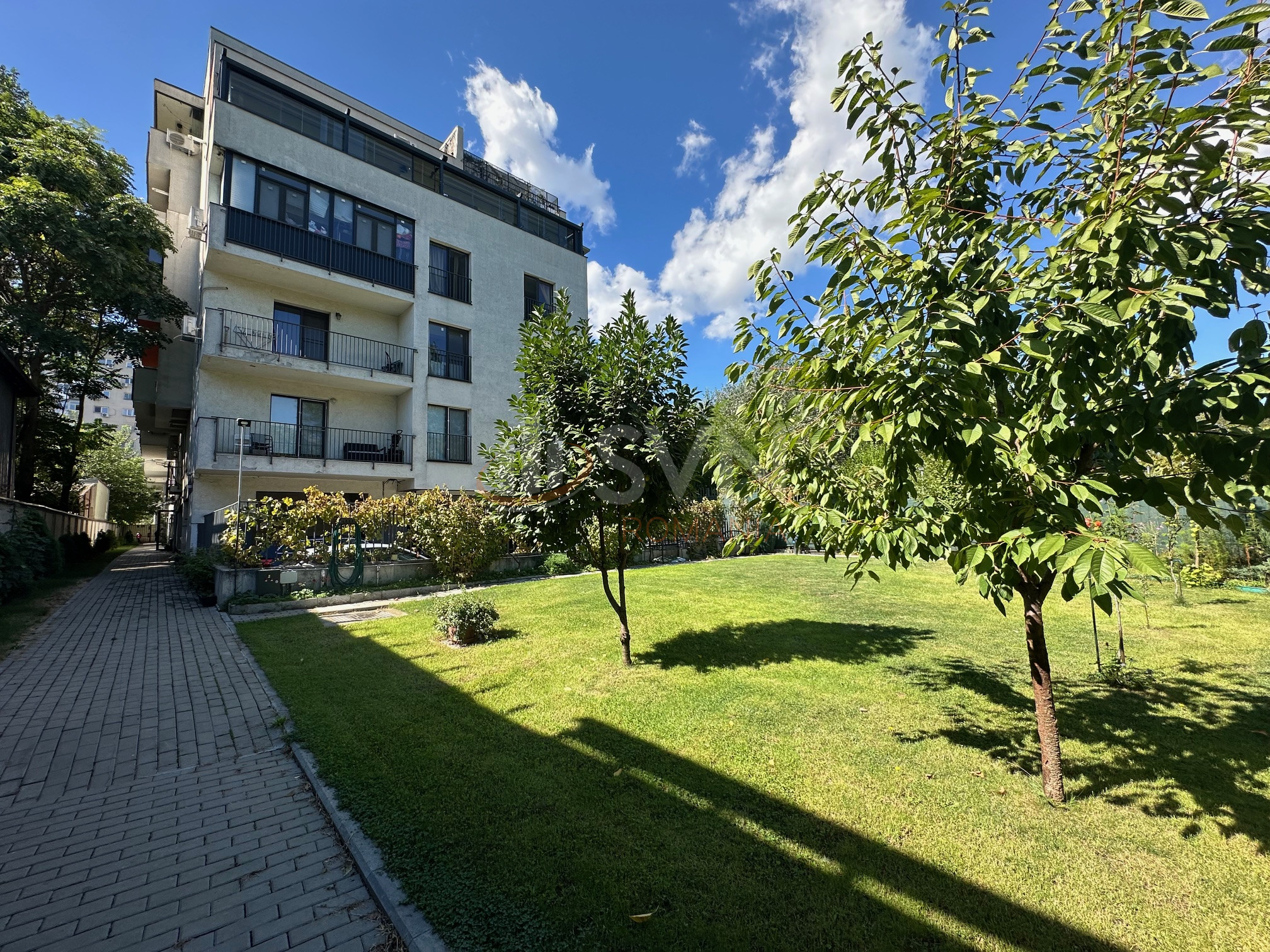 3 camere cu loc parcare exterior inclus Bucuresti/Doamna Ghica