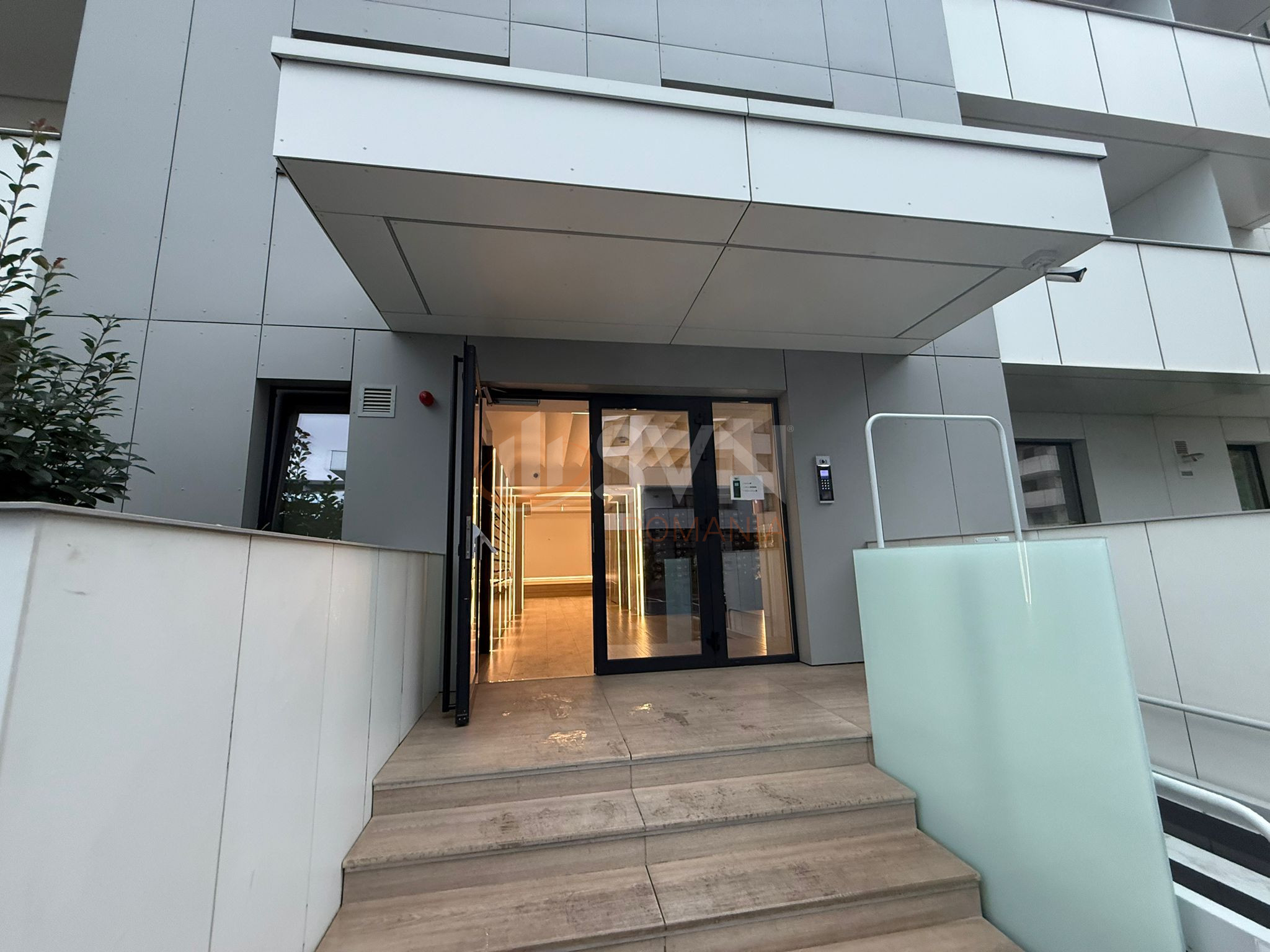 3 camere cu loc parcare exterior inclus Bucuresti/Pipera