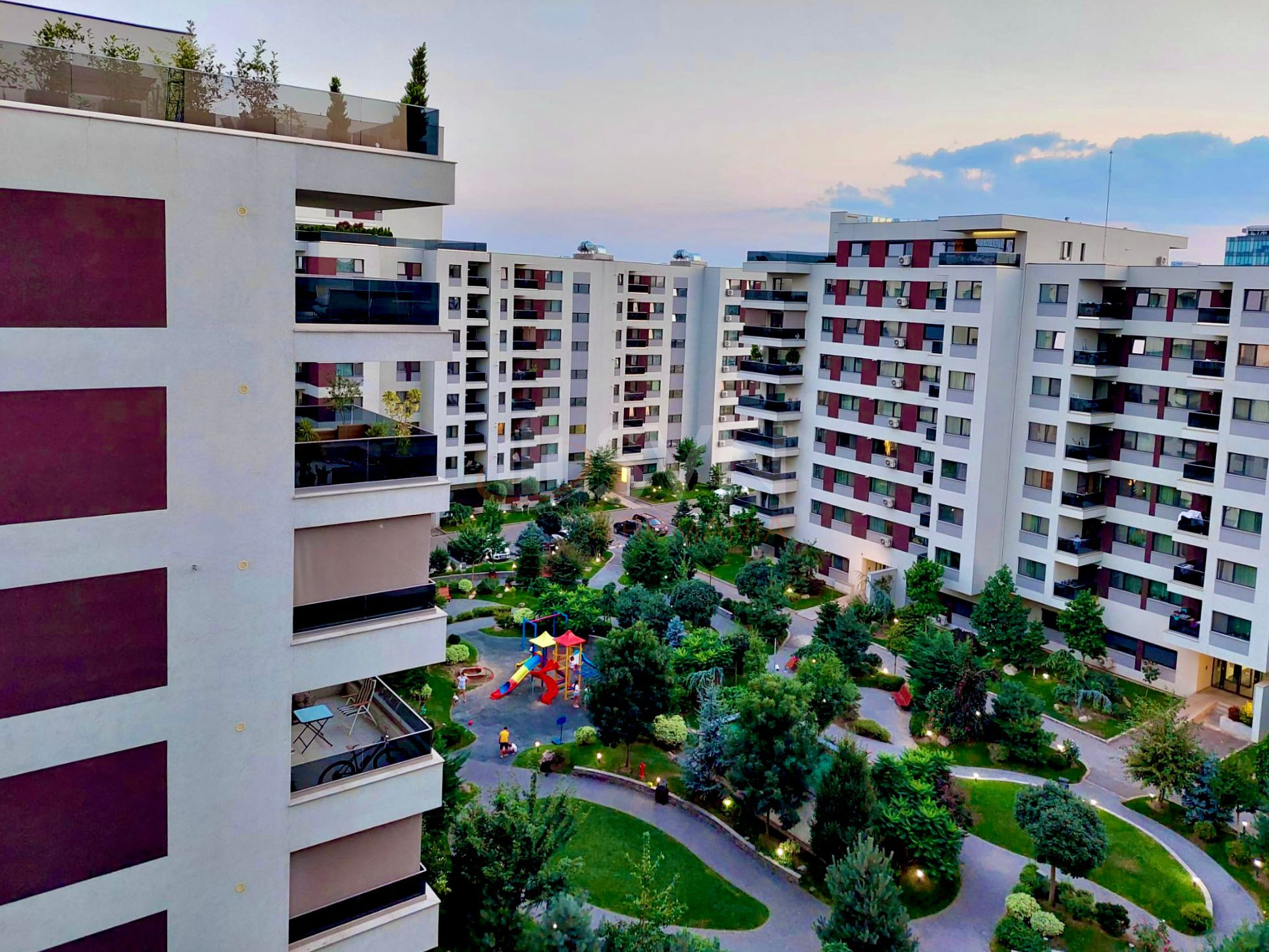 3 camere cu loc parcare exterior inclus Bucuresti/Pipera