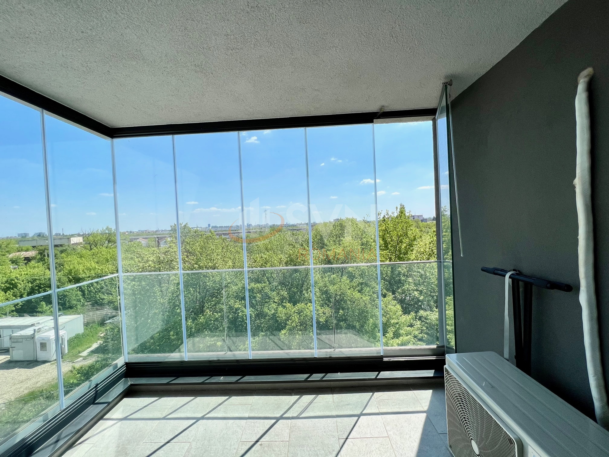 3 camere cu loc parcare exterior inclus Bucuresti/Straulesti