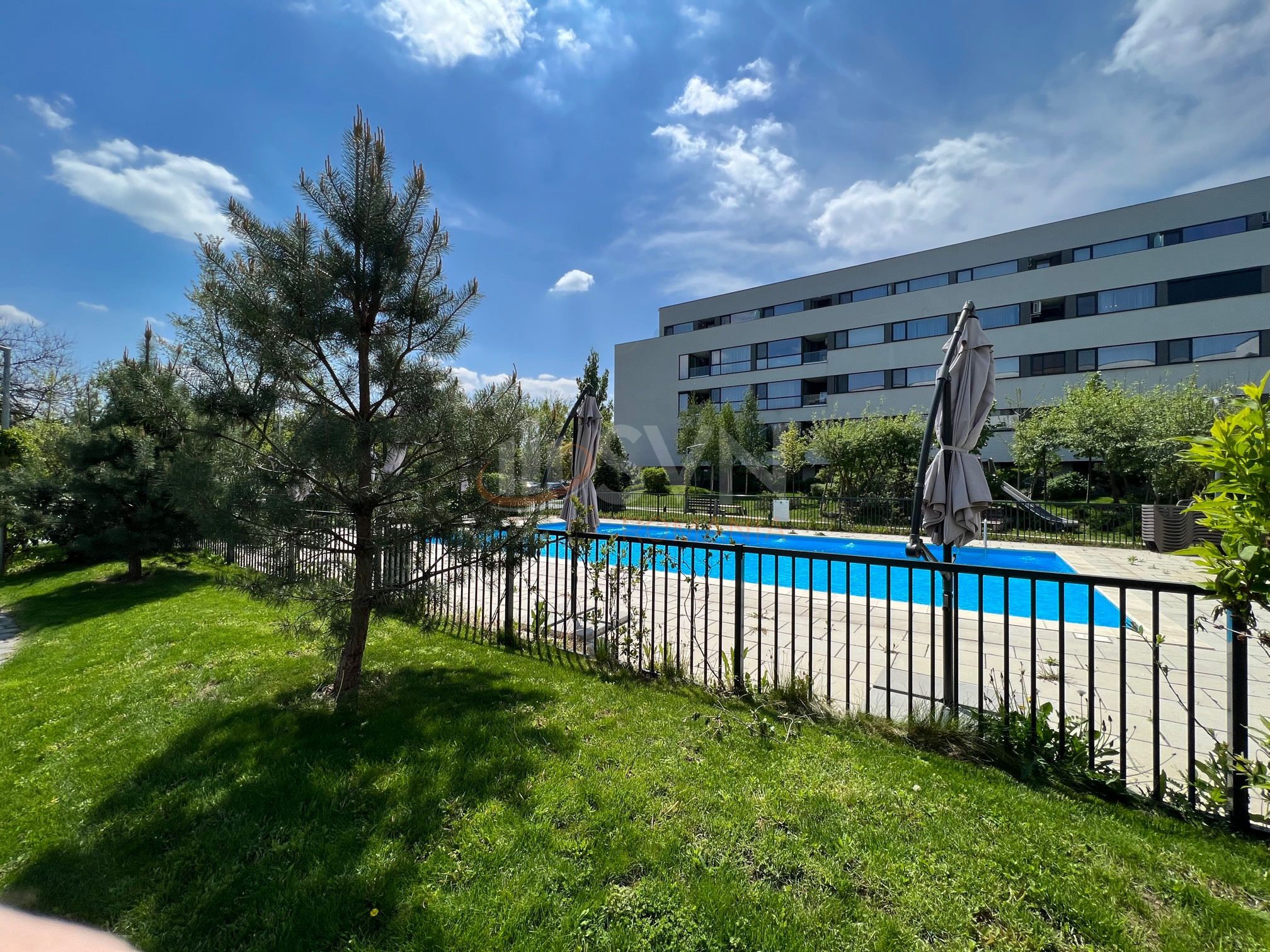 3 camere cu loc parcare exterior inclus Bucuresti/Straulesti