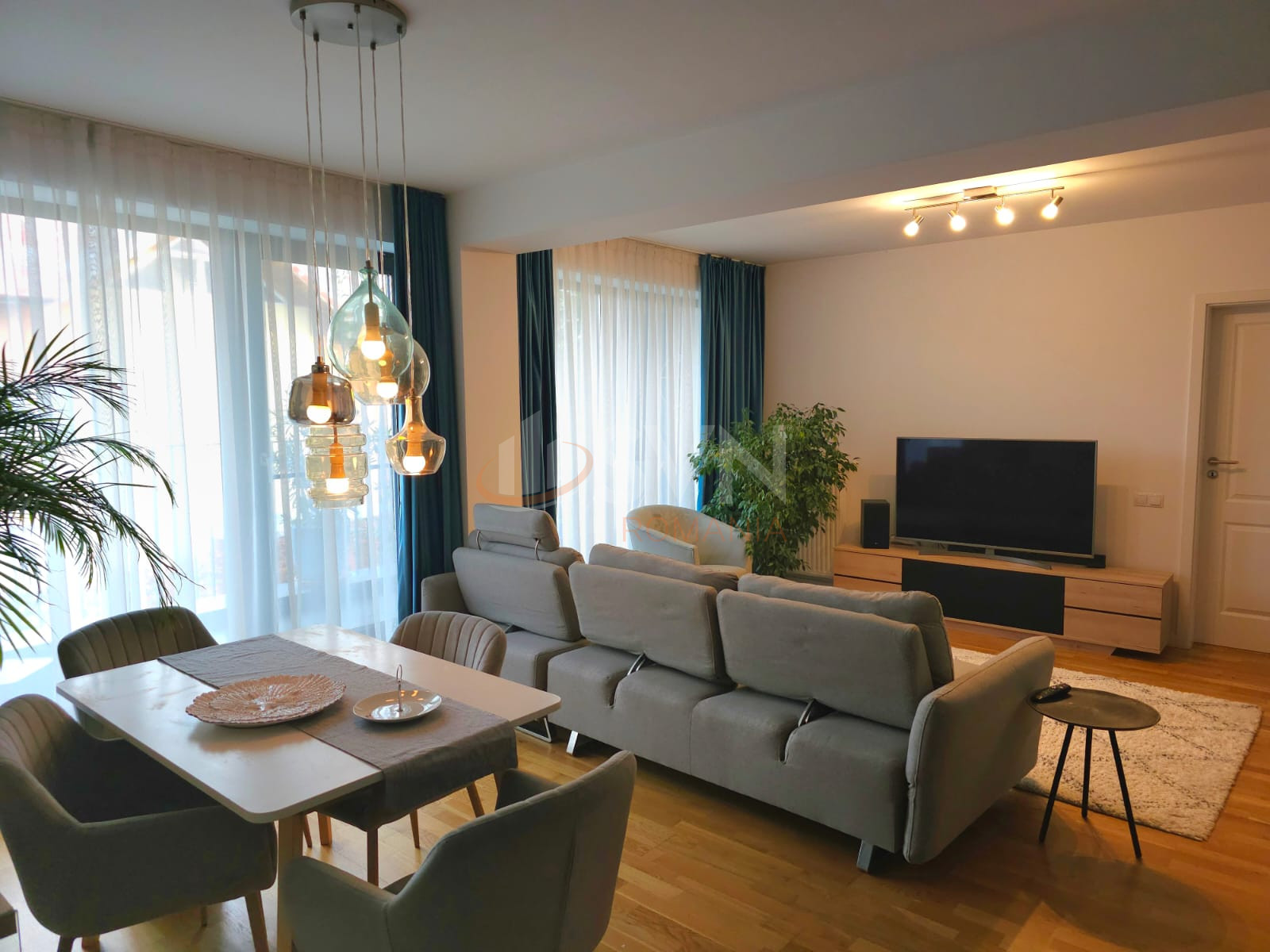 3 camere cu loc parcare exterior inclus Bucuresti/Pipera