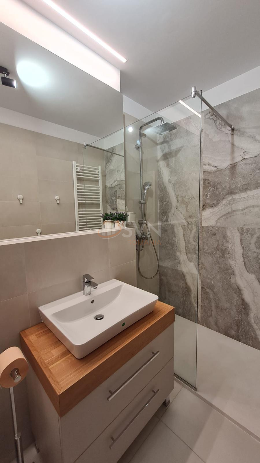 3 camere cu loc parcare exterior inclus Bucuresti/Aviatiei