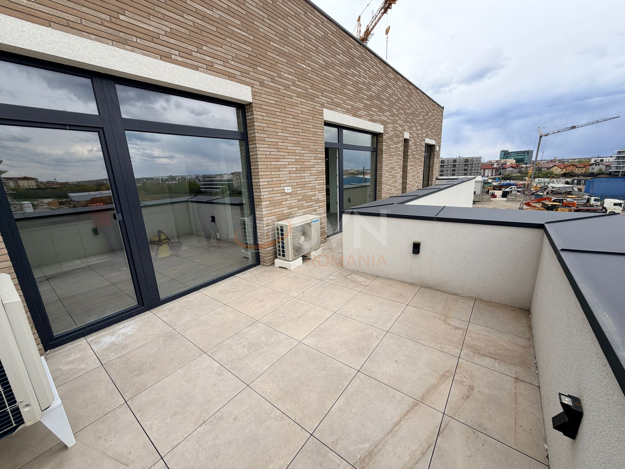 3 camere cu loc parcare exterior inclus Bucuresti/Pipera