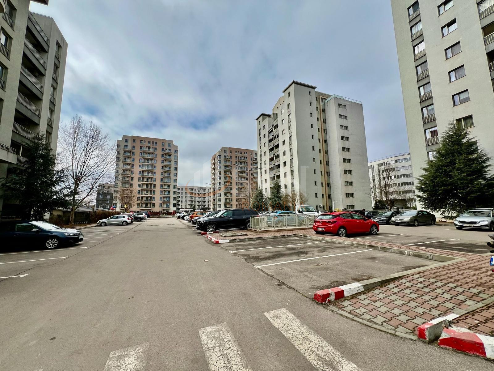 3 camere cu loc parcare exterior inclus Bucuresti/Uverturii