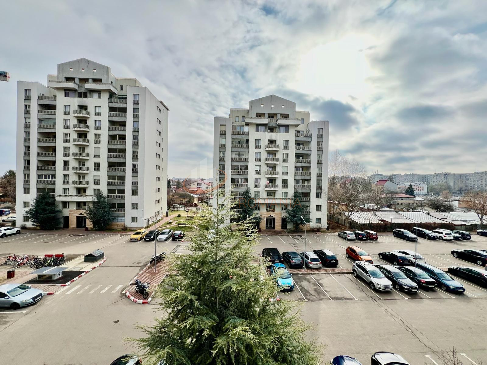 3 camere cu loc parcare exterior inclus Bucuresti/Uverturii