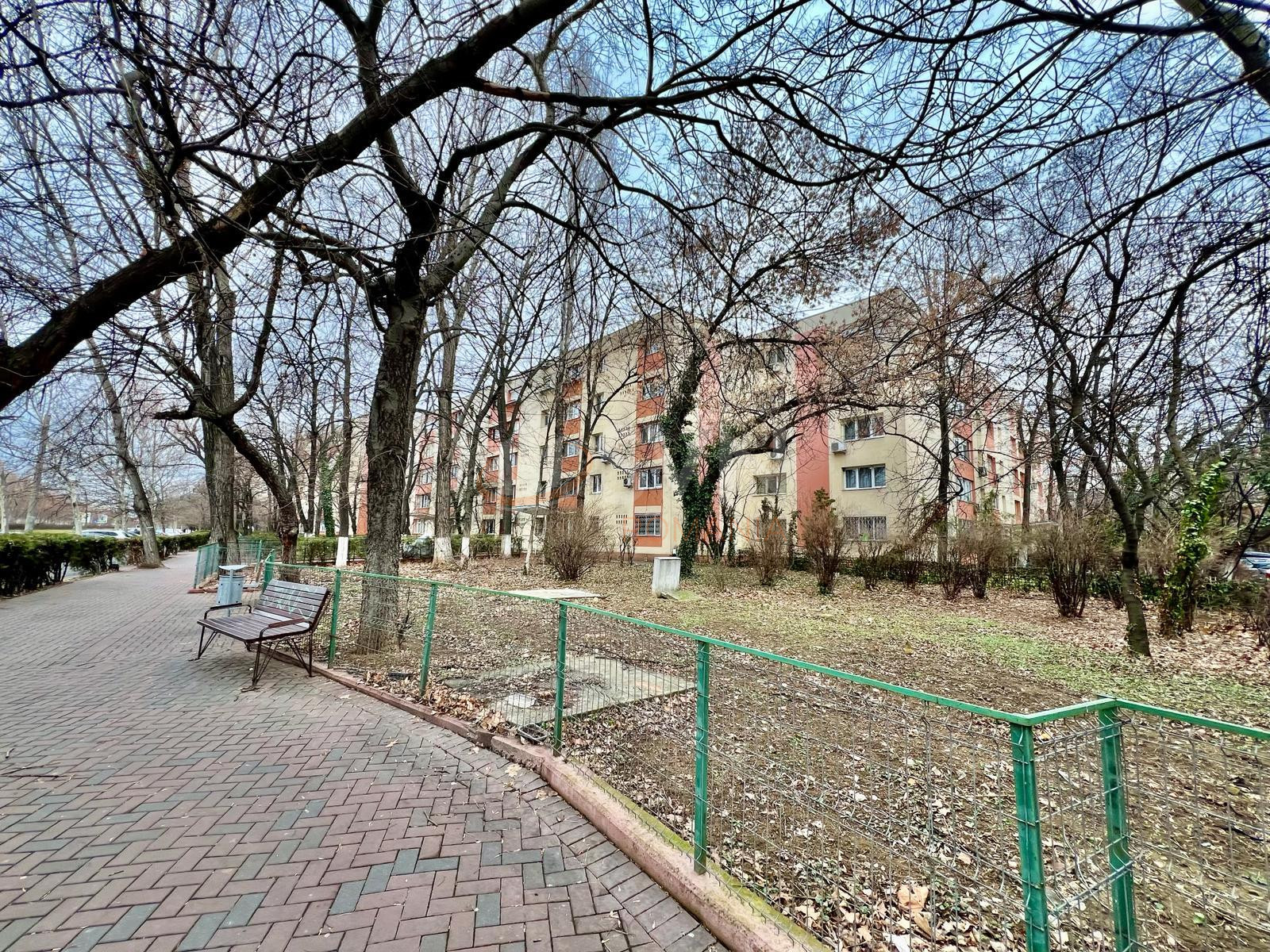 3 camere cu loc parcare exterior inclus Bucuresti/Titan