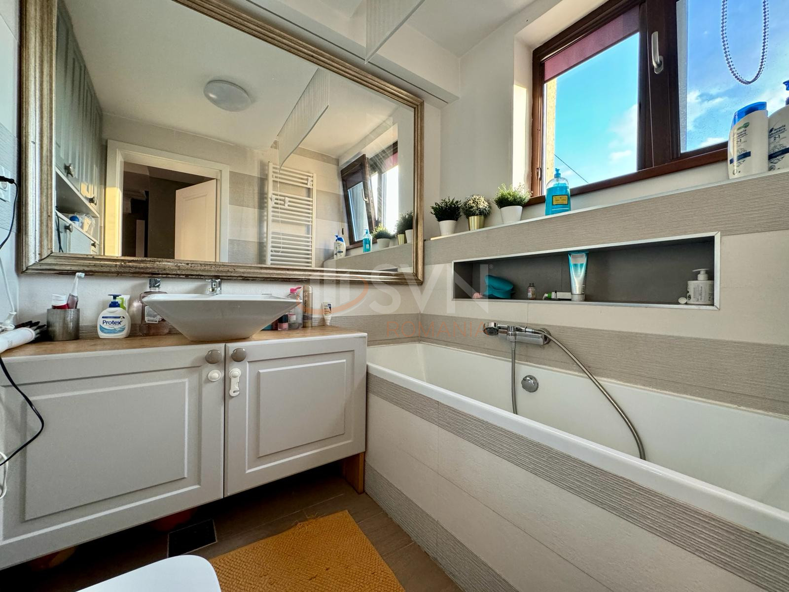 3 camere cu loc parcare exterior inclus Bucuresti/Baneasa