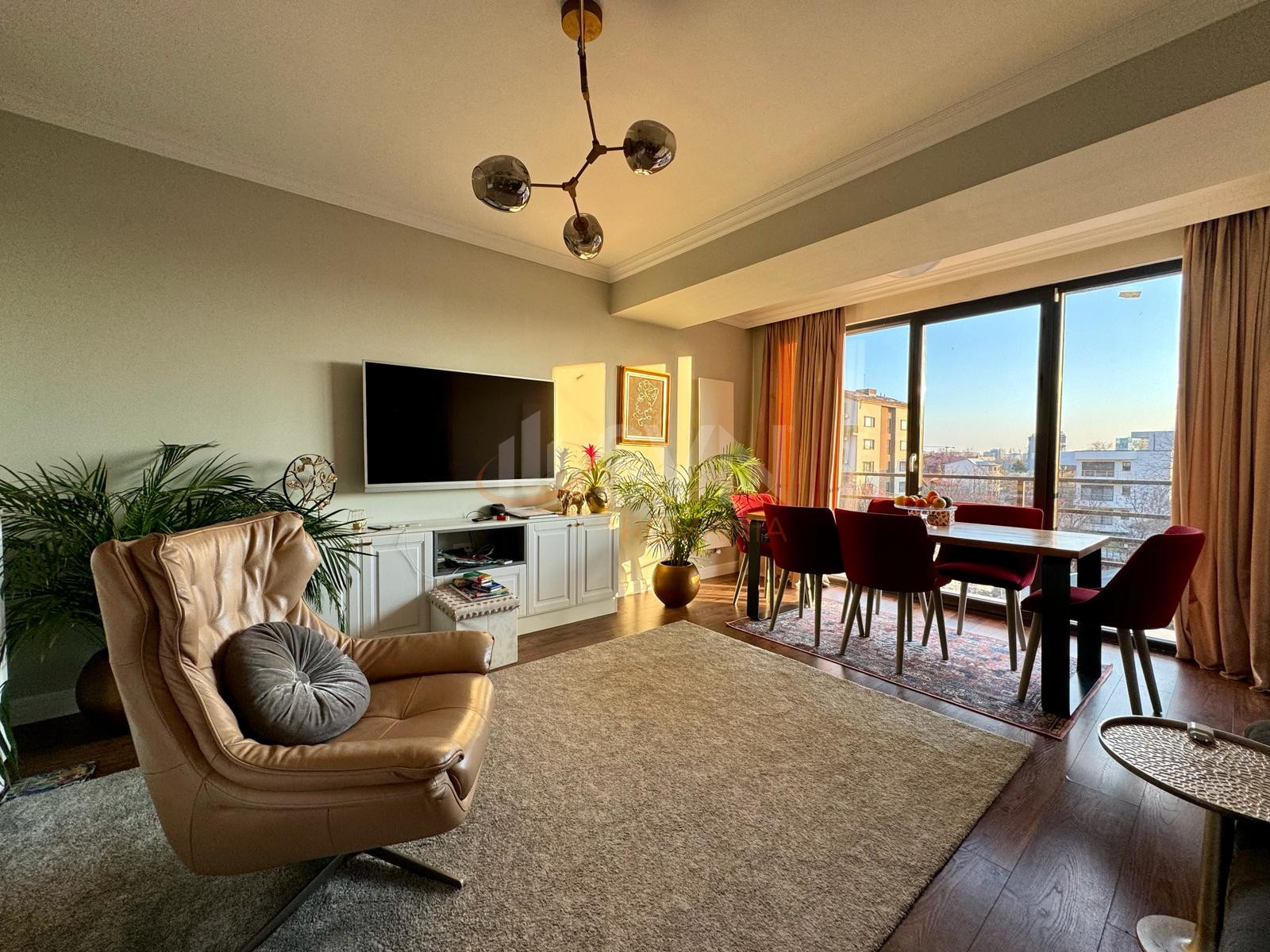 3 camere cu loc parcare exterior inclus Bucuresti/Baneasa