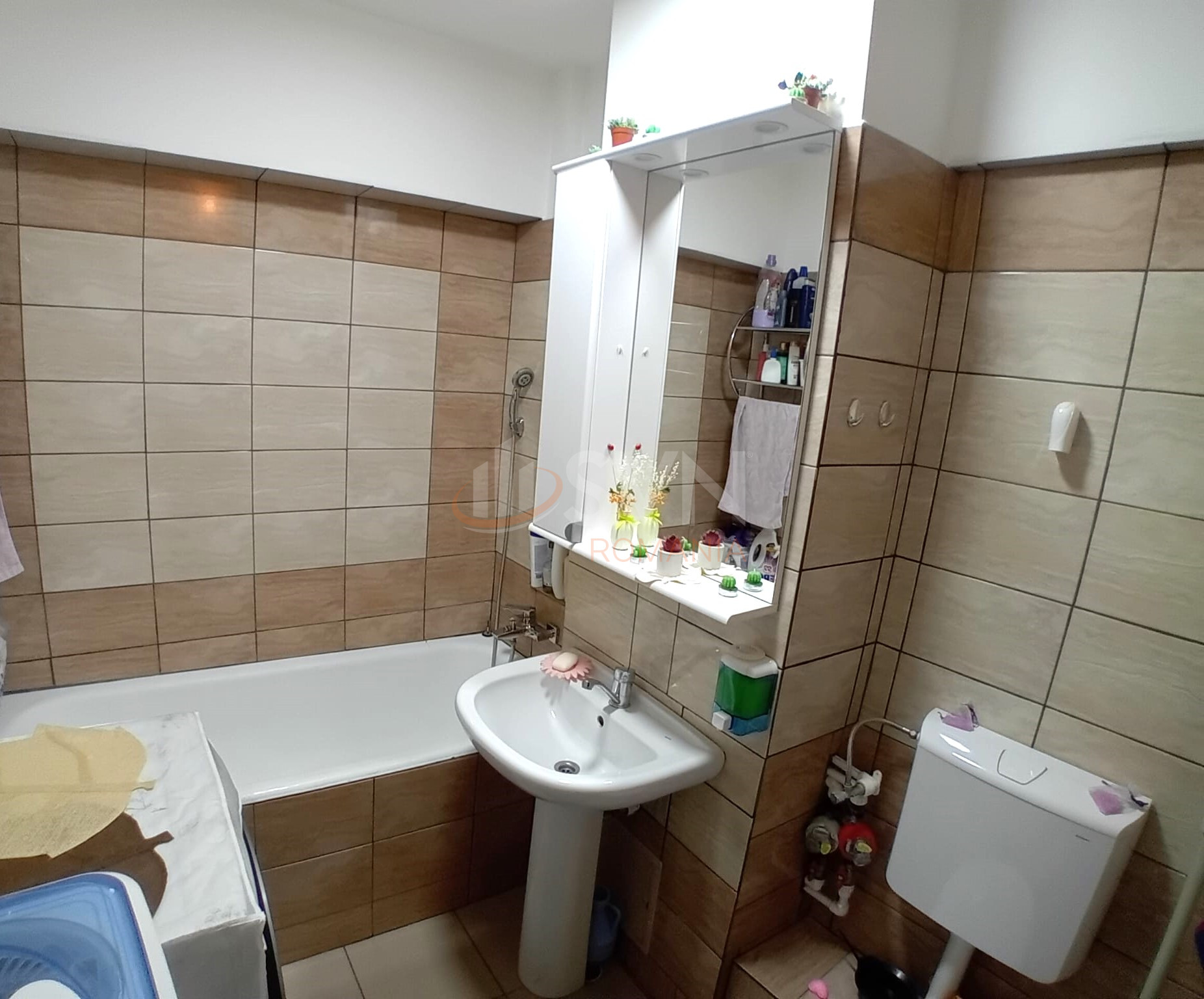 3 camere cu loc parcare exterior inclus Bucuresti/Aparatorii Patriei