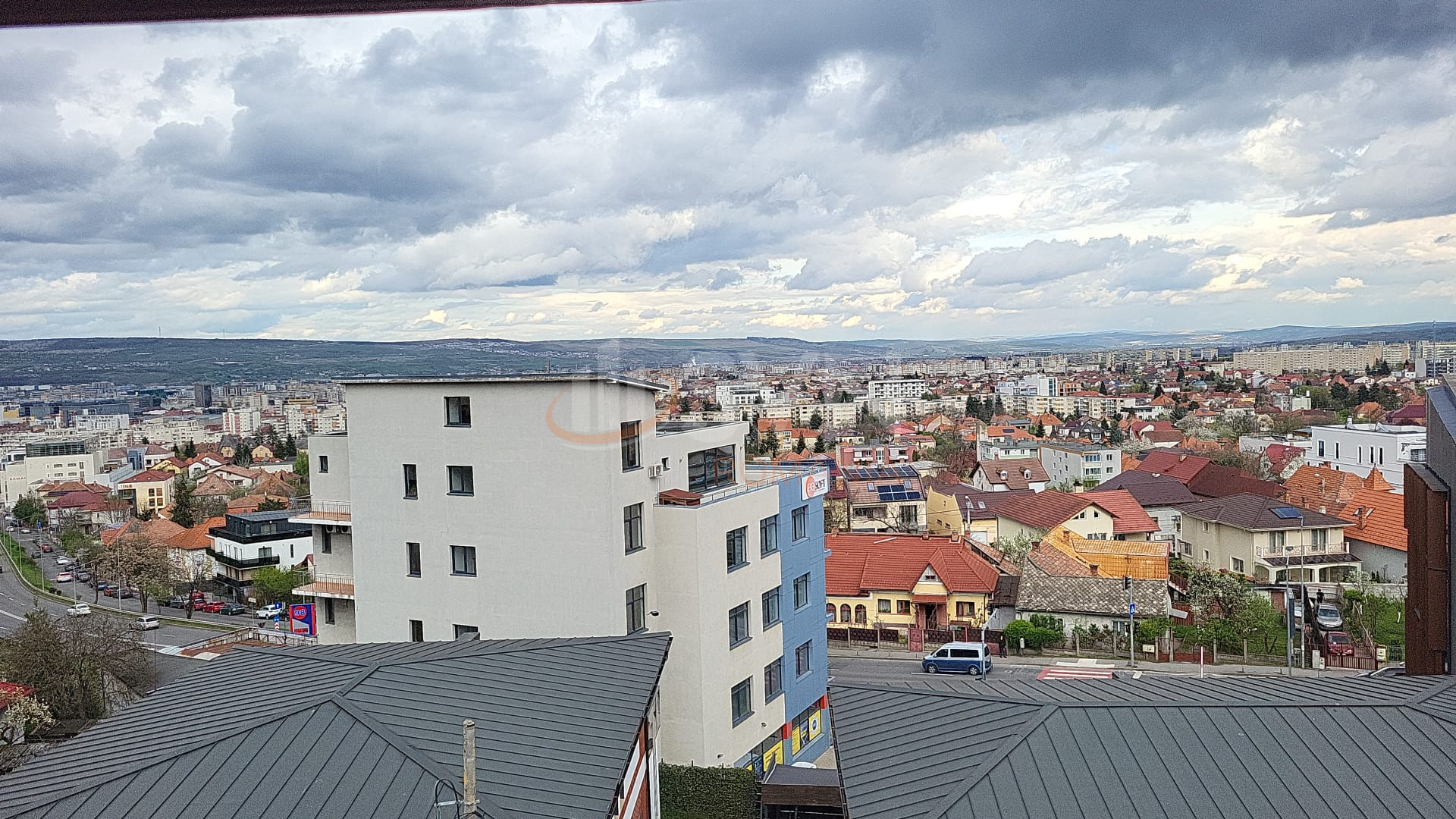 3 camere cu loc parcare exterior inclus Cluj/Semicentral