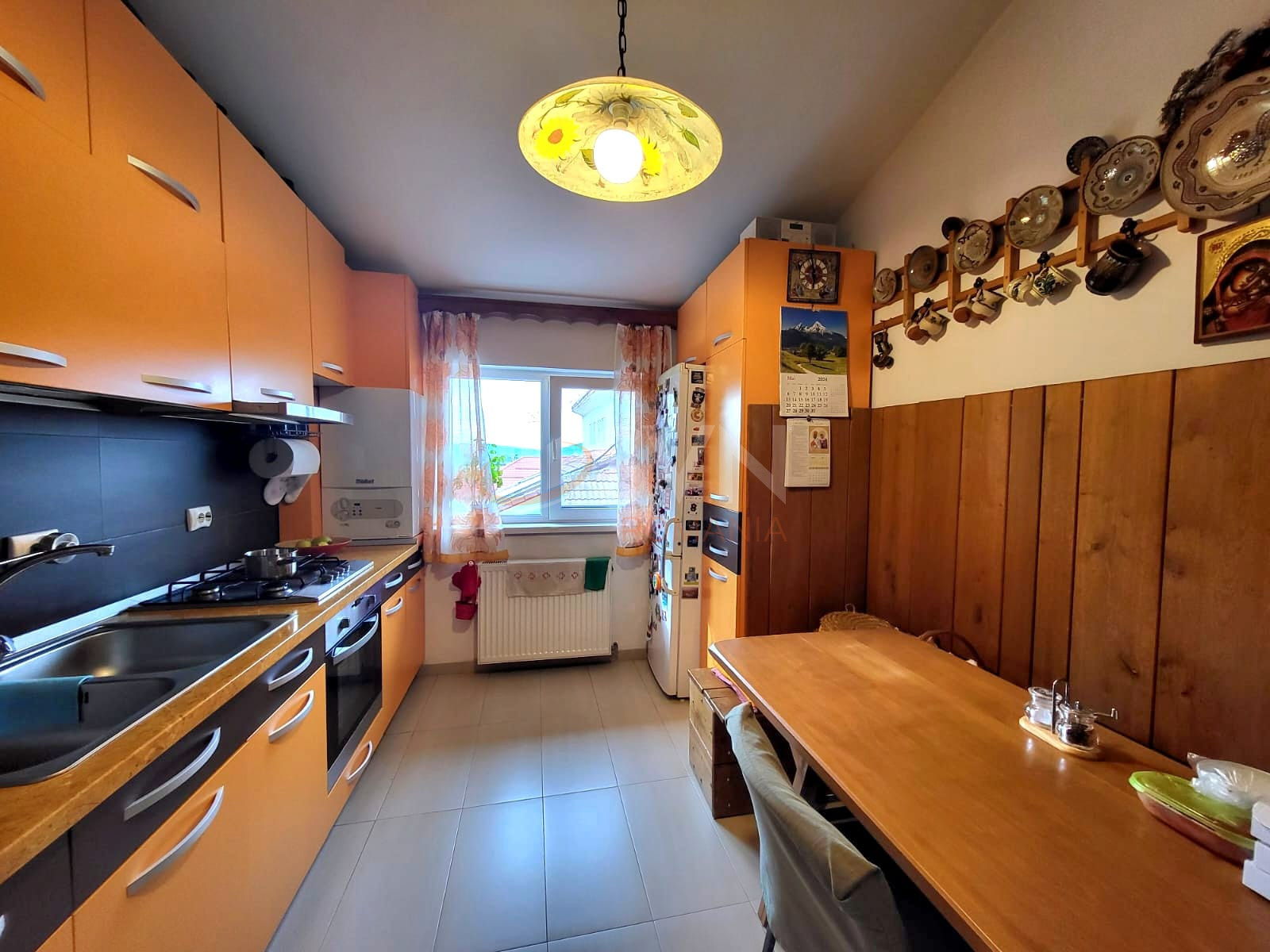 3 camere cu loc parcare exterior inclus Cluj/Semicentral