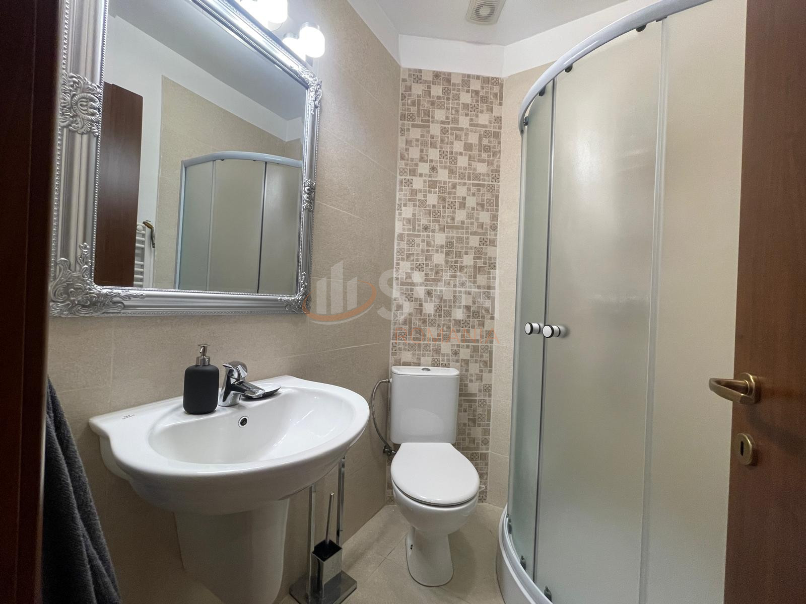 3 camere cu loc parcare exterior inclus Bucuresti/Herastrau