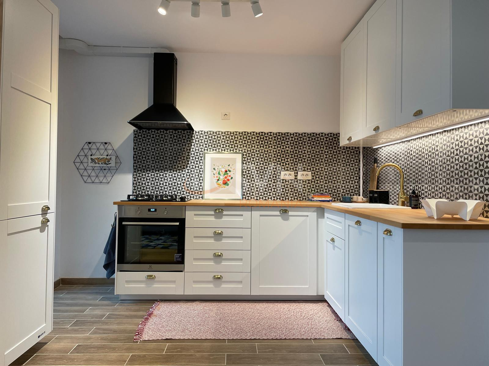 3 camere cu loc parcare exterior inclus Bucuresti/Sisesti