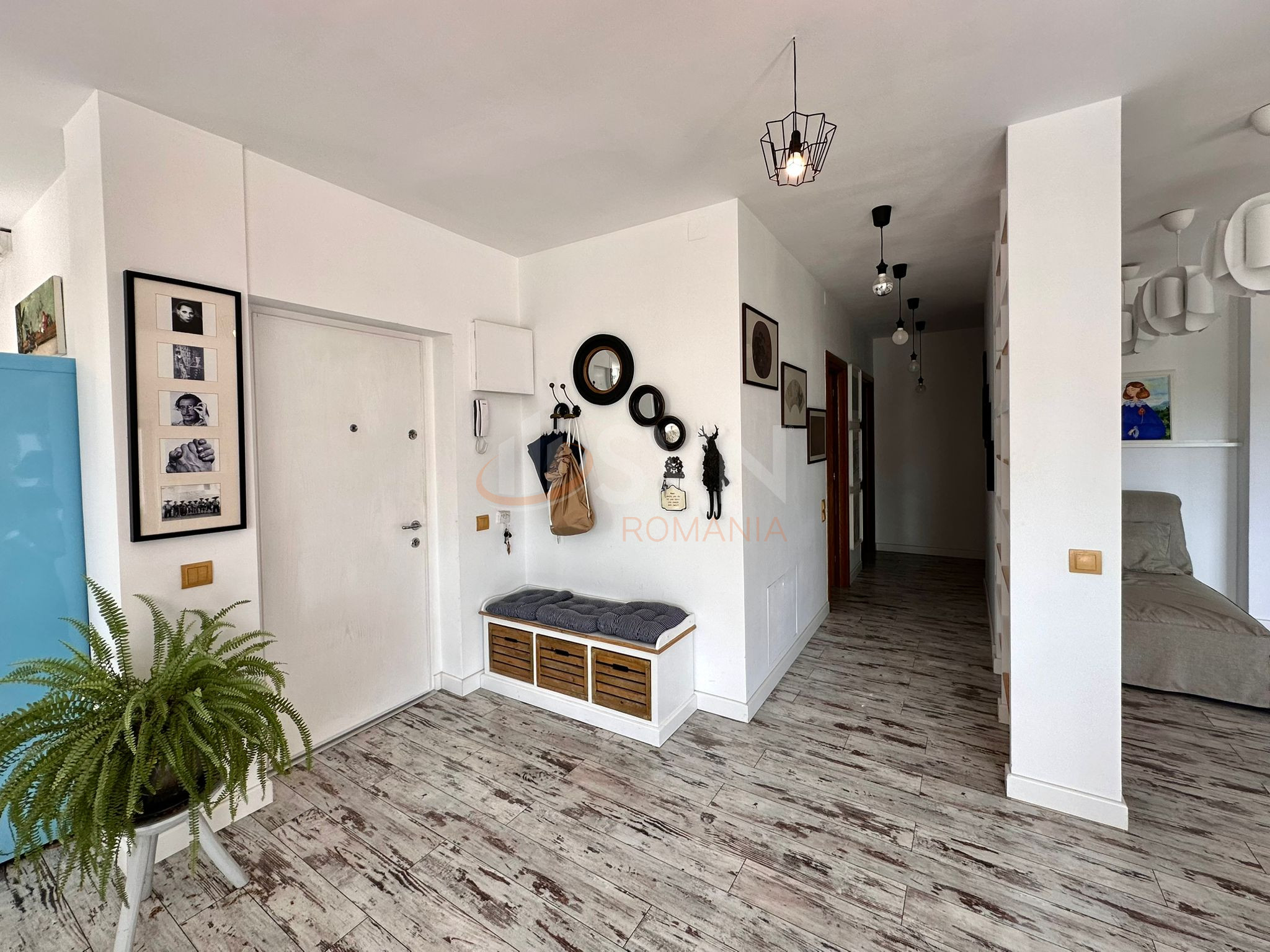 3 camere cu loc parcare exterior inclus Bucuresti/Herastrau
