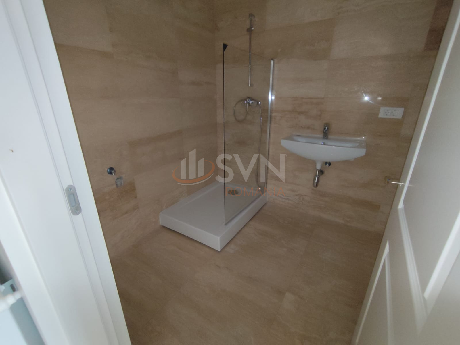 3 camere cu loc parcare exterior inclus Bucuresti/Herastrau