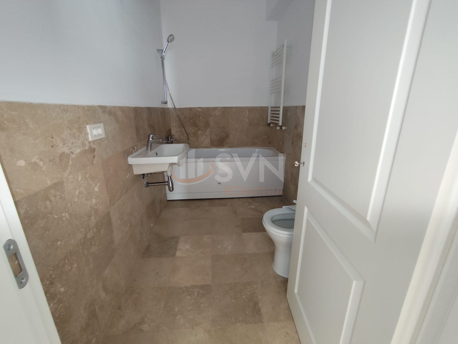 3 camere cu loc parcare exterior inclus Bucuresti/Herastrau