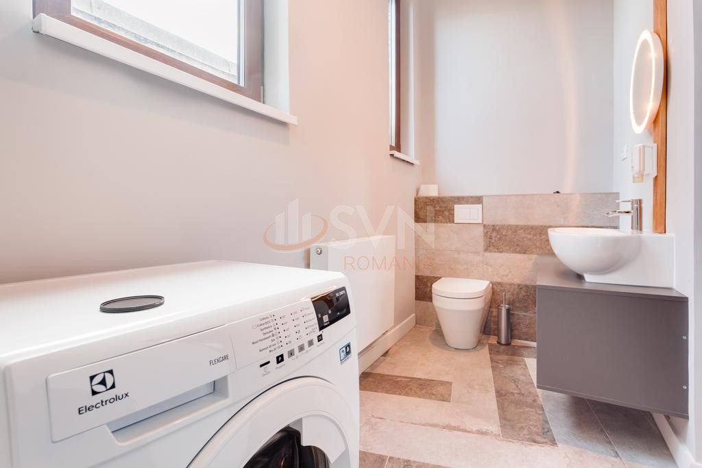 3 camere cu loc parcare exterior inclus Cluj/Piata Mihai Viteazul