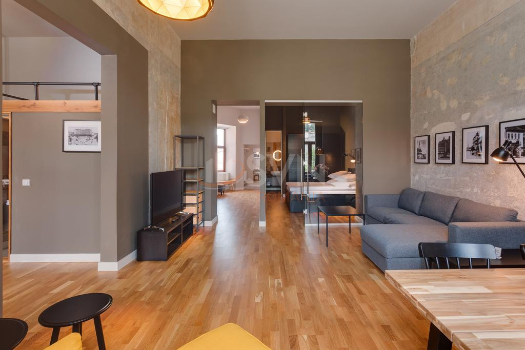 3 camere cu loc parcare exterior inclus Cluj/Piata Mihai Viteazul