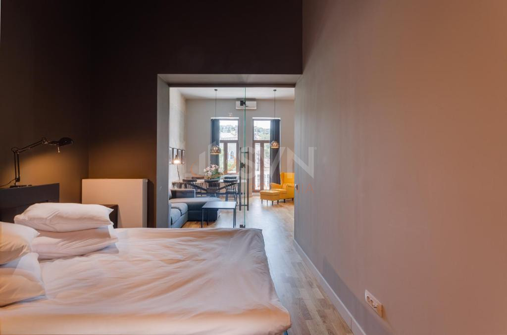 3 camere cu loc parcare exterior inclus Cluj/Piata Mihai Viteazul