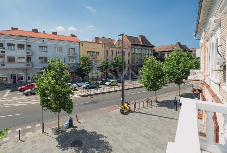 3 camere cu loc parcare exterior inclus Cluj/Piata Mihai Viteazul