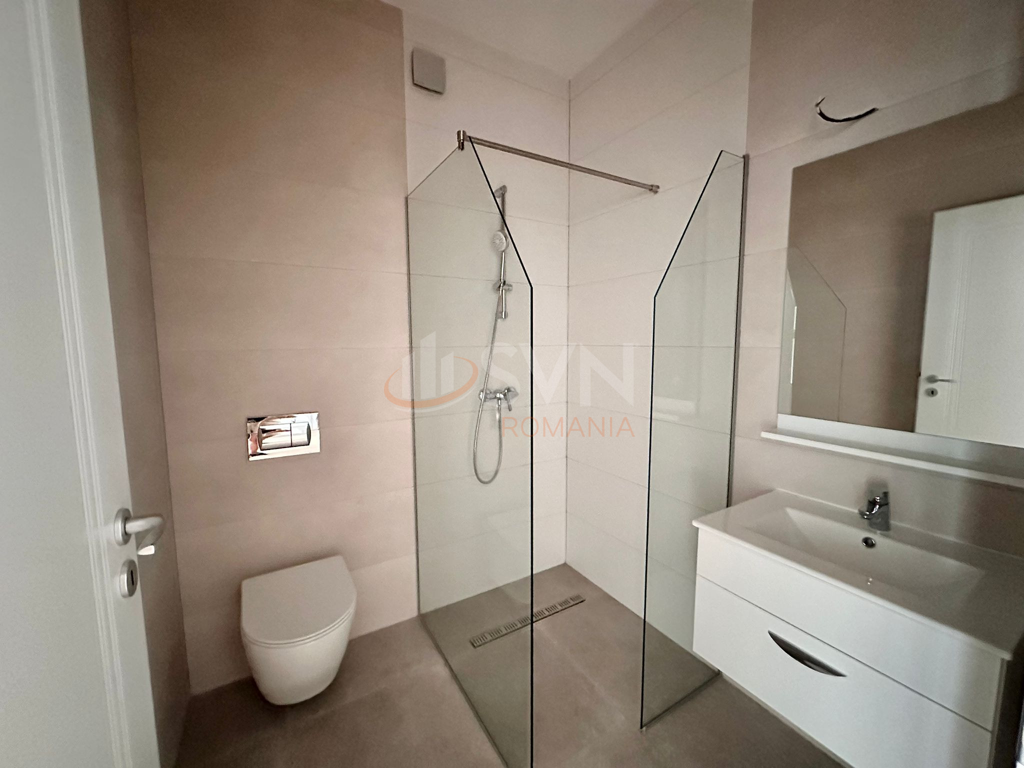 3 camere cu loc parcare exterior inclus Bucuresti/Pipera